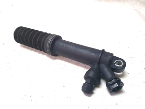 AUDI A4 B8 (2007–2016) Clutch slave cylinder 8K0721257A - 4