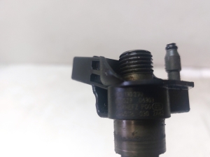 AUDI A4 B8 (2007–2016) Fuel injector 03L130277 - 4