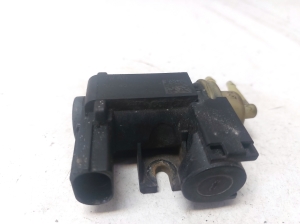 AUDI A4 B8 (2007–2016) Magnetventil 8K0906627 - 3
