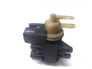 AUDI A4 B8 (2007–2016) Magnetventil 8K0906627 - 4