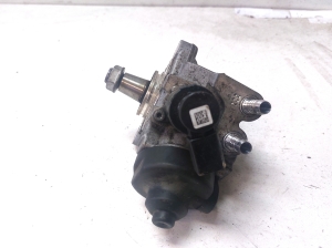 AUDI A4 B8 (2007–2016) Kraftstoffpumpe 03L130755 - 2