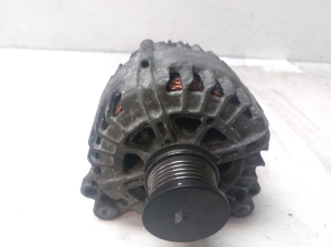 AUDI A4 B8 (2007–2016) Alternator 03G903016G - 4