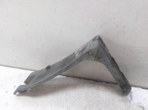 Front bumper bracket - 8E0821137B