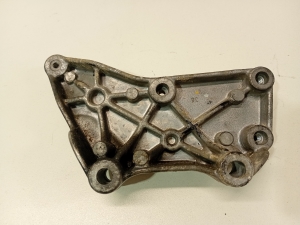 Mercedes Benz C-Class 204 (2007–2014) Muu kinnitus A6510940039 - 6