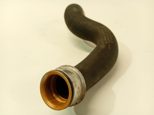Mercedes Benz C-Class 204 (2007–2014) Jahutusradiaatori voolik A2045011682 - 2