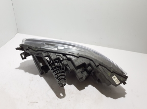 Ford Mustang Mach-E Mach-E (2020–2026) Esituli ja selle osad LJ8B13E014EE - 6
