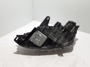 Ford Mustang Mach-E Mach-E (2020–2026) Esituli ja selle osad LJ8B13E014EE - 9