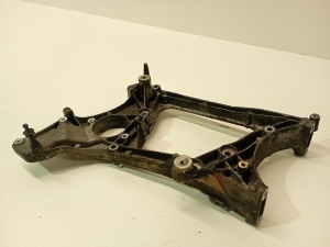 Mercedes Benz C-Class 204 (2007–2014) Generaatori kinnitus A6512011109 - 5