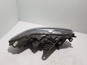 Ford Mustang Mach-E Mach-E (2020–2026) Esituli LJ8B13E015EE - 11