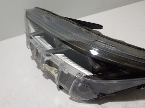 Ford Mustang Mach-E Mach-E (2020–2026) Esituli LJ8B13E015EE - 3