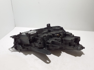 Ford Mustang Mach-E Mach-E (2020–2026) Esituli LJ8B13E015EE - 5