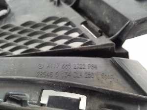 Mercedes Benz CLA-Class W117 (2013–2019) Priekšējā bampera apakšējā reste A1178852122 - 3