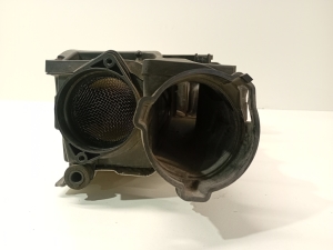 Infiniti Q50 (2013–2026) Luftfiltergehäuse A6510901301 - 5