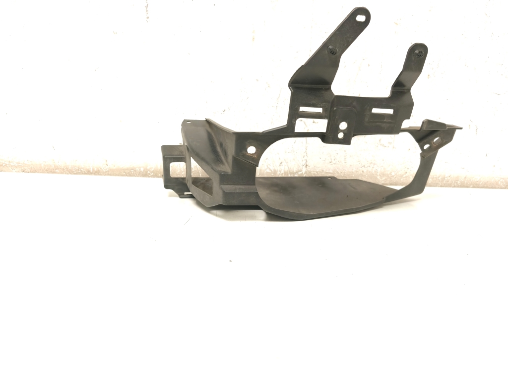 Citroen DS5 (2011–2019) Rear bumper bracket 9673808180 Citroen DS5 (2011–2019) Rear bumper bracket 9673808180