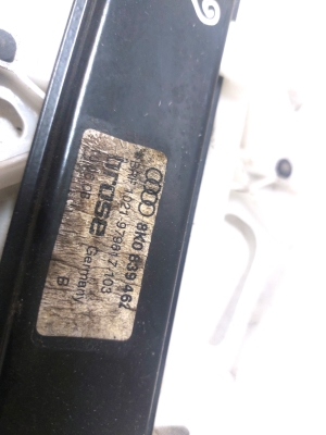 AUDI A4 B8 (2007–2016) Rear side door window regulator 8K0839462 - 2
