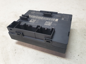AUDI A4 B8 (2007–2016) Rear side door control unit 8K0959795 - 3