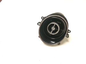  Armatuurlaua ventilatsioonivõred  - AW9319C893AE 