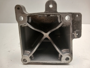 Mercedes Benz S-Class 221 (2005–2013) Engine bracket A2782232804 - 4
