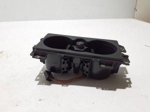 AUDI Q8 (2018–2026) Getränkehalter 4M8862533 - 4