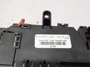 Ford Mustang Mach-E Mach-E (2020–2026) Kaitsmeplokid LJ8T14D068NAB - 3