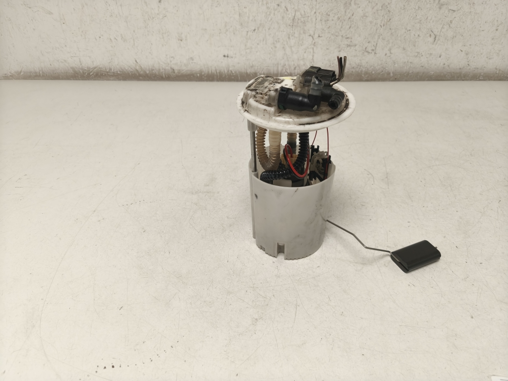 Opel Vivaro B (2014–2019) Kütusepump paagis 172021036R Opel Vivaro B (2014–2019) Kütusepump paagis 172021036R