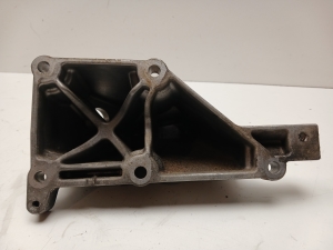 Mercedes Benz S-Class 221 (2005–2013) Mootori kinnitus A2782232704 - 2