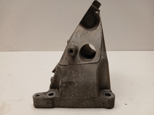 Mercedes Benz S-Class 221 (2005–2013) Mootori kinnitus A2782232704 - 3