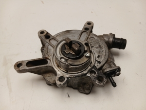   Vacuum pump  - A2762300165 