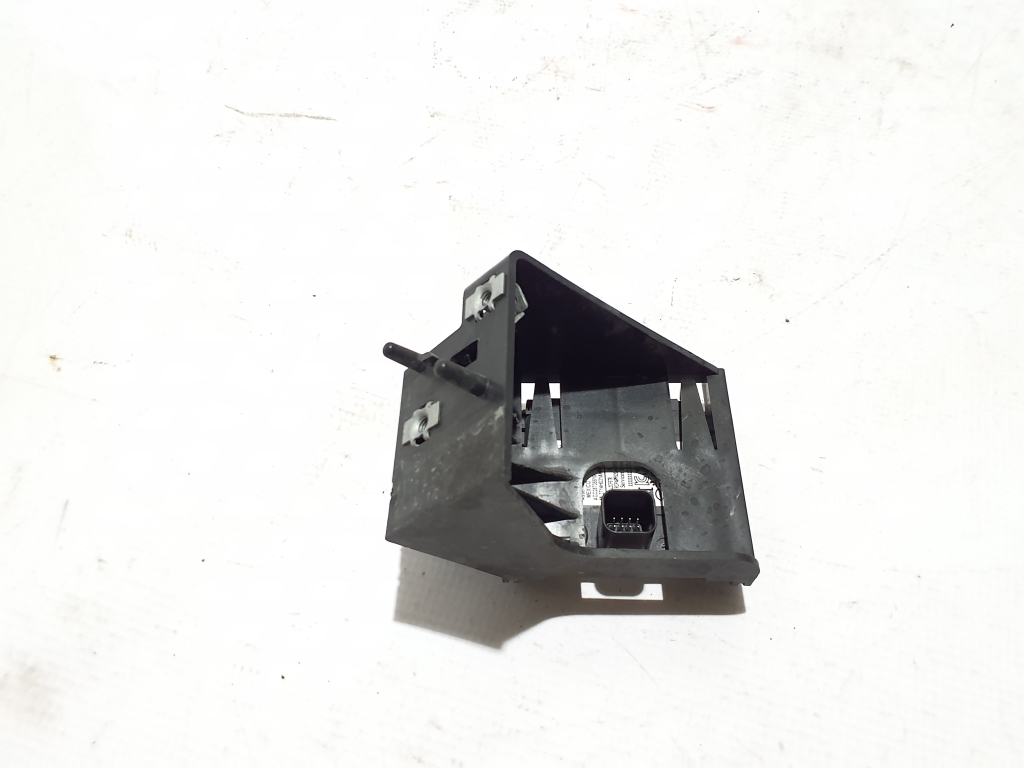 Ford Mustang Mach-E Mach-E (2020–2026) Pimeda nurga radar Distronic ML3T14H031AH Ford Mustang Mach-E Mach-E (2020–2026) Pimeda nurga radar Distronic ML3T14H031AH