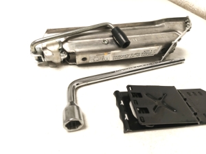 Mercedes Benz C-Class 204 (2007–2014) Wagenheber A2048980007 - 2