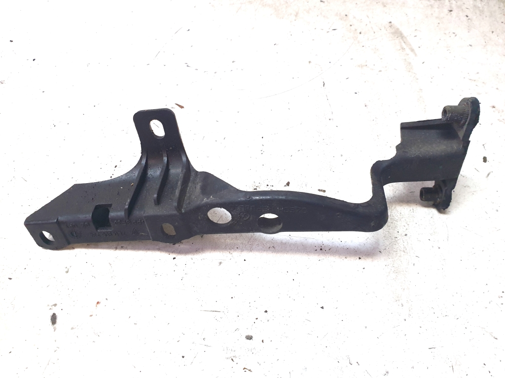 Volkswagen Touareg I (2002–2010) Scheinwerferhalter 7L0805734 Volkswagen Touareg I (2002–2010) Scheinwerferhalter 7L0805734