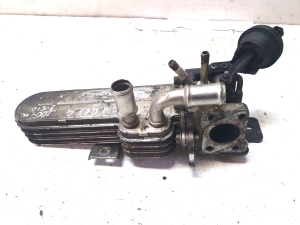 Volkswagen Touareg I (2002–2010) AGR-Ventilkühler 070131512 - 4