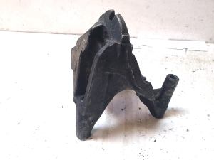 Volkswagen Touareg I (2002–2010) Engine bracket 070199308A - 2