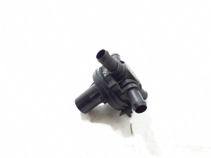 Ford Mustang Mach-E Mach-E (2020–2026) Auxiliary water pump LU5A8C508AE - 2