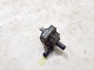 Ford Mustang Mach-E Mach-E (2020–2026) Auxiliary water pump 19081E90024 - 5