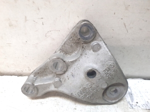 Mootori kinnitus - 6R0199185A