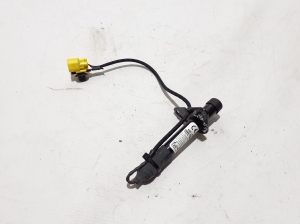 Motora pārsega trieciena sensors - LJ8B16E600A