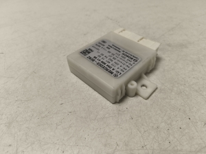 Mercedes Benz C-Class 204 (2007–2014) Parking system control unit A2049004106 - 3