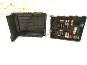   Fuse boxes  - 1K0937125D 
