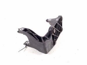 Ford Mustang Mach-E Mach-E (2020–2026) Halter für Klimakompressor LJ9H19F669AE - 4