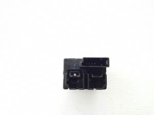 Ford Mustang Mach-E Mach-E (2020–2026) USB-pesa ML3T14F014AB - 4