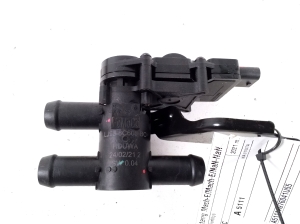Ford Mustang Mach-E Mach-E (2020–2026) Auxiliary water pump LJ938C605BC - 3