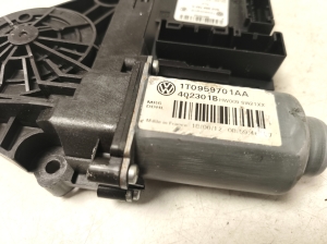 Skoda Octavia II (2004–2013) Esiukse aknatõstuki mootor 5K0959793A - 5