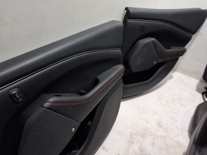 Ford Mustang Mach-E Mach-E (2020–2026) Salong ja selle osad - 3