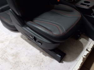 Ford Mustang Mach-E Mach-E (2020–2026) Salong ja selle osad - 6