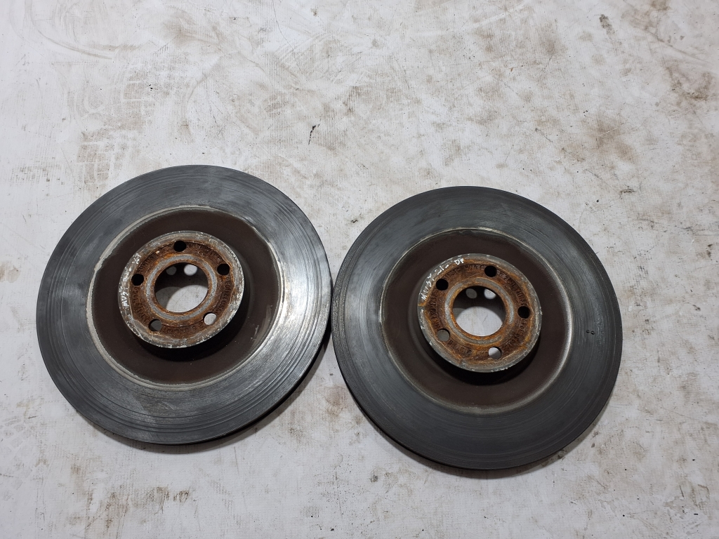 Ford Mustang Mach-E Mach-E (2020–2026) Eesmine piduriketas LJ9C1125-ENB Ford Mustang Mach-E Mach-E (2020–2026) Eesmine piduriketas LJ9C1125-ENB