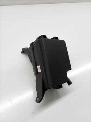 TOYOTA RAV 4 A4 (2012–2018) Drošinātāju bloki 8274142030 - 4