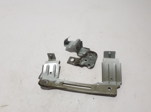 AUDI Q8 (2018–2026) Front fender bracket 4M8821432 - 2