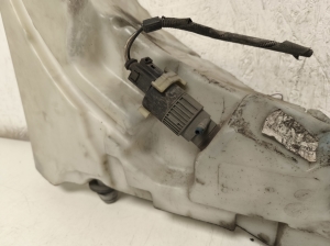 Jaguar XJ (2009–2026) Front washer fluid reservoir AW9317B613BE - 7