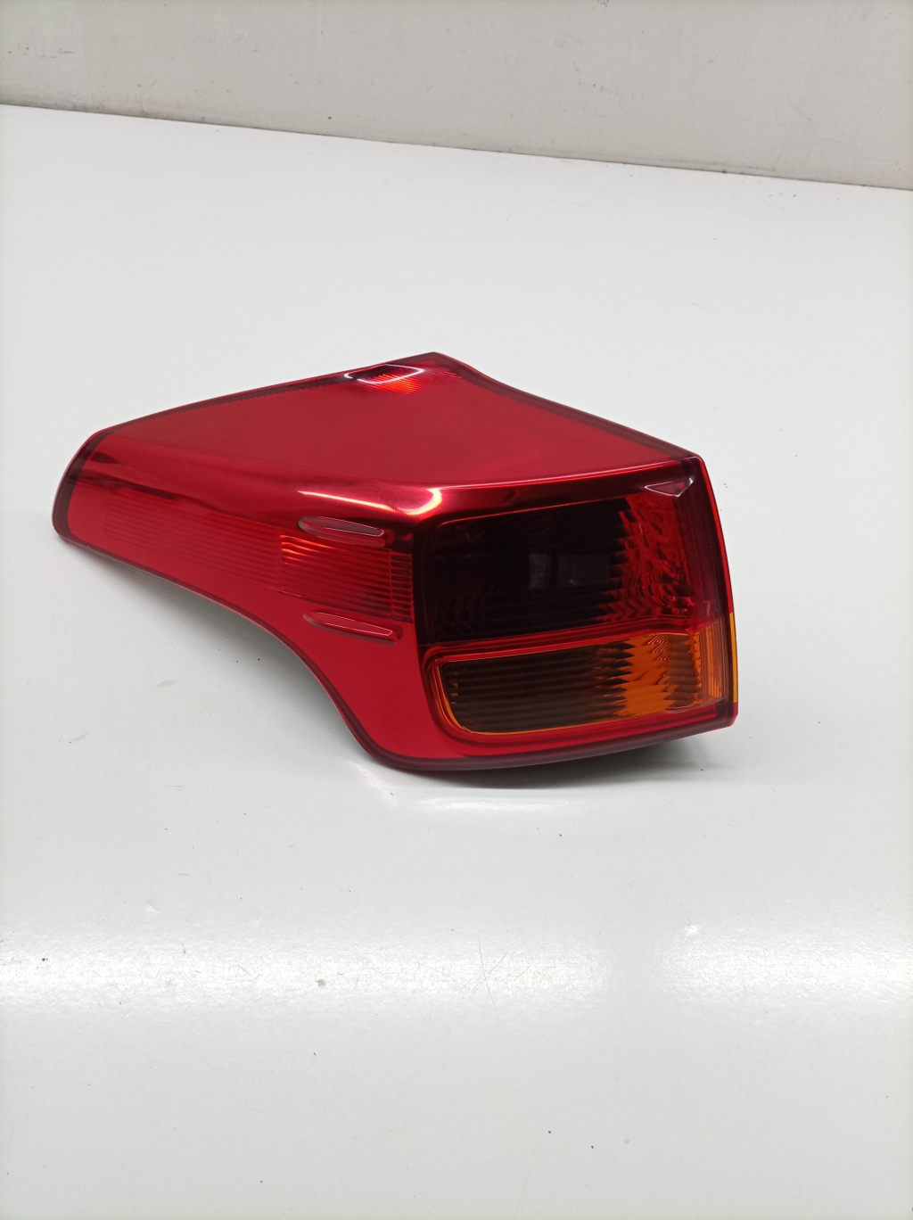 TOYOTA RAV 4 A4 (2012–2018) Eckleuchte hinten 8156142171 TOYOTA RAV 4 A4 (2012–2018) Eckleuchte hinten 8156142171